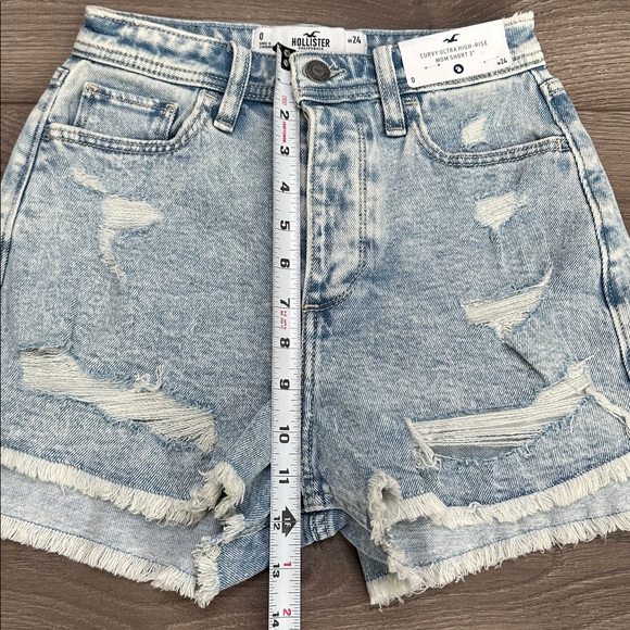 Hollister Curvy Ultra High Rise 3" Mom Frayed Stretch Blue Jean Shorts Size 24 - Picture 8 of 10